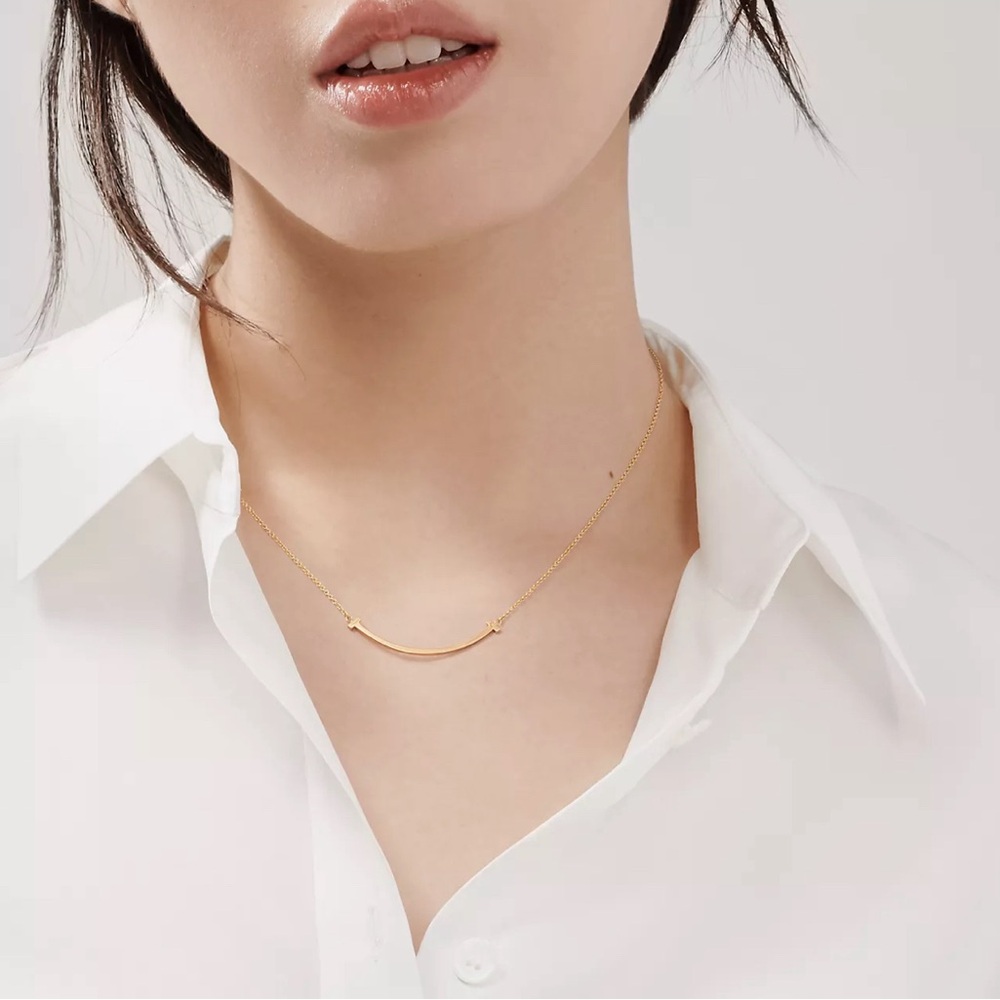 Tiffany and co Elegant Gold Necklace